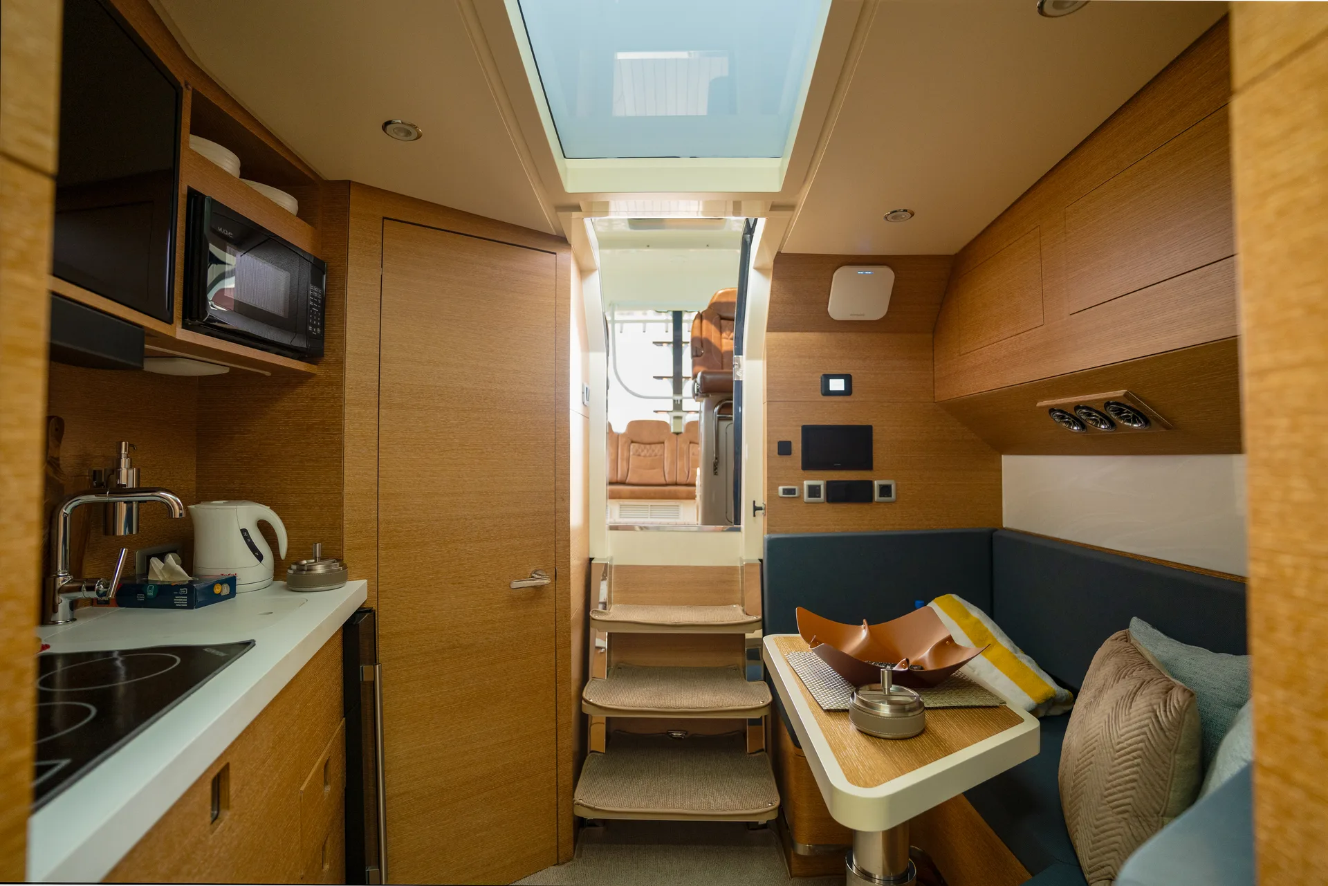 Scout 530 LXF cabin, luxury yacht Jeddah